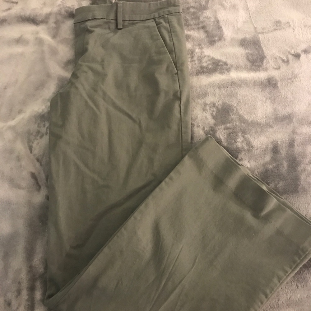 GAP “Perfect Khaki”